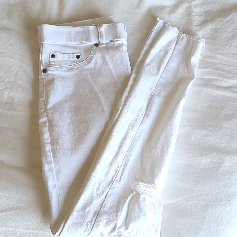 Hue distressed white jeggings